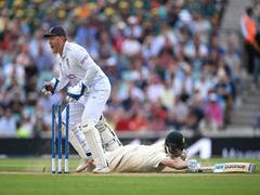 
      
      Dharmasena told Smith 'would have been given out'with zing bails
      
      