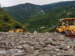 
      
      Traffic impeded on Gangotri-Yamunotri NH due to constant rainfall
      
      