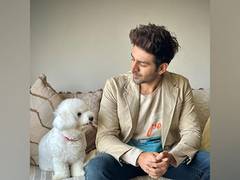 
      
      Kartik Aaryan missing his beloved pet 