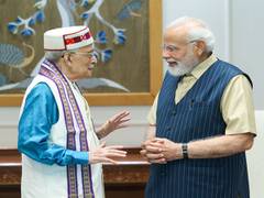 
      
      PM Modi meets veteran BJP leader Murli Manohar Joshi
      
      