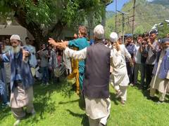 
      
      J-K: Pahari tribe jubilant over introduction of ST status bill 
      
      