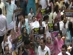 
      
      Ruckus erupts at Delhi MCD House as BJP Councilors protest agains
      
      