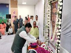 
      
       CM Dhami pay tributes to Madandas devi
      
      
