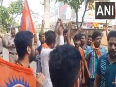 
      
      Bajrang Dal, VHP protest Haryana violence in Capital
      
      