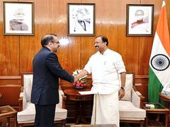 
      
      Muraleedharan thank Iranian envoy for release of Indian fishermen
      
      