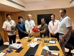 
      
      Karnataka minister inspects residential complex in Mumbai 
      
      