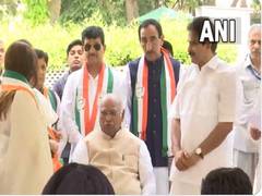 
      
      Several leaders from Jammu and Kashmir join Congress 
      
      