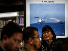 
      
      China urges Philippines to tow its vessel from Ren'ai Reef
      
      