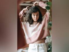 
      
      Study uncovers genes that dictate direction of hair whorls
      
      