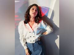 
      
      Shweta Tripathi urges people to embrace their inner beauty
      
      