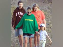 
      
      Tori Spelling enjoys family time with kids amid Dean split
      
      