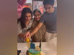 
      
      Sara Ali Khan celebrates birthday with Amrita Singh, Ibrahim
      
      