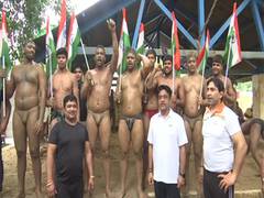 
      
      Wrestlers of Hanuman Akhada take part in 'Har Ghar Tiranga' 
      
      