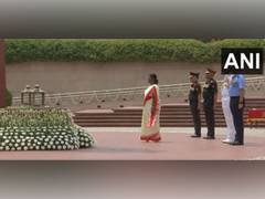 
      
      I-Day: President Murmu pays tributes at National War Memorial
      
      