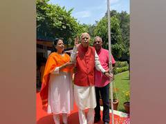 
      
      I-Day 2023: Veteran BJP leader LK Advani hoists National Flag
      
      