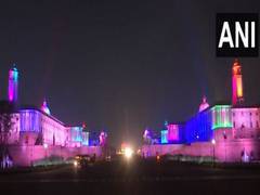 
      
      Rashtrapati Bhawan, North Block and South Block illuminated
      
      