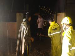 
      
      Heavy rainfall disrupts normal life in Dehradun's Kaluwala area
      
      