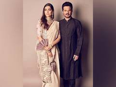
      
      Sonam Kapoor says dad Anil Kapoor her 