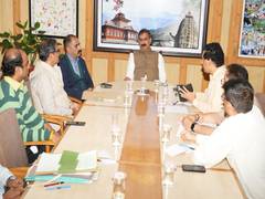 
      
      CM Sukhu proposes a committee for monitoring road projects
      
      
