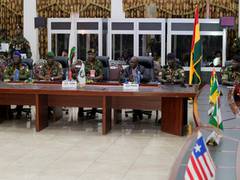 
    Niger: ECOWAS delegation meets ousted President Bazoum
    