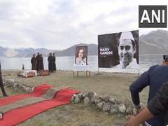 
      
      Rahul Gandhi to pay tribute to Rajiv Gandhi in Ladakh today
      
      
