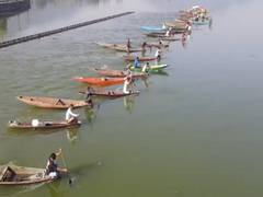 
      
      Srinagar's Dal lake hosts spectacular 3rd Shikara Race 
      
      