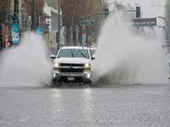 
      
      US: Storm Hilary makes landfall in California
      
      