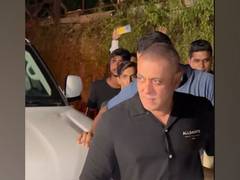 
      
      Salman Khan sports bald look 
      
      