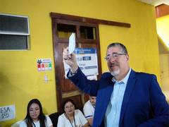 
    Bernardo Arévalo wins Guatemala’s presidential election
    