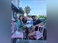 
      
      Virat, Anushka enjoy lunch date in Barbados, picture goes viral
      
      