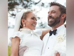 
      
      Jennifer Lopez celebrates one of year marriage with Ben Affleck
      
      