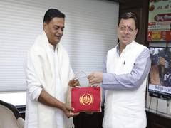 
      
      Uttarakhand CM meets Energy Minister in Delhi
      
      