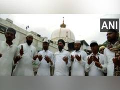 
      
      Prayers at Ajmer Sharif Dargah for Chandrayaan-3's success
      
      