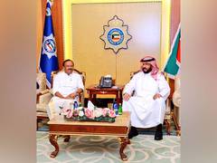 
      
      MOS Muraleedharan meets Kuwait's First Deputy PM
      
      
