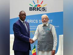 
      
      PM Modi, Senegal President discuss strengthening ties
      
      