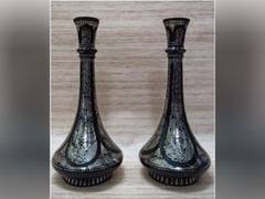 
    PM gifts Bidri work pair of 'Surahi' to South African President
    
