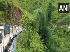 
      
      Himachal Pradesh: Kullu-Mandi highway blocked due to landslide
      
      
