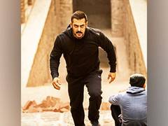 
      
      Salman Khan clocks 35 years in Bollywood industry
      
      