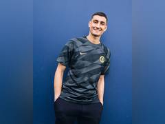 
      
      Chelsea signs goalkeeper Djordje Petrovic from MLS 
      
      