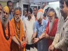 
      
      VHP performs Jal Abhishek in Nuh's Nalhar temple 
      
      