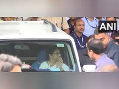 
      
      West Bengal CM Mamata Banerjee arrives in Mumbai
      
      