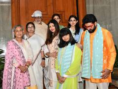 
      
      West Bengal CM Mamata Banerjee meets Amitabh Bachchan
      
      