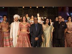 
      
      Tanishq Presents 'Rivaah x Tarun Tahiliani'
      
      
