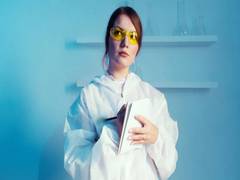 
      
      Study finds relation between eye movements and decision-making
      
      