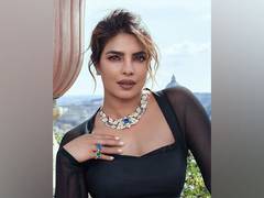 
      
      Priyanka Chopra flaunts her diamonds in latest pics
      
      