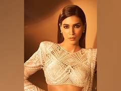 
      
      Kriti receives special message from school teacher 
      
      