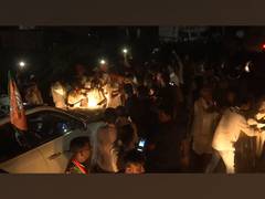 
      
      MP: BJP blames Congress for stone pelting on Jan Ashirwad Yatra
      
      