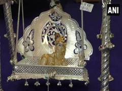 
      
      People throng streets in Puducherry to buy Krishna idols
      
      