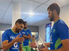 
      
      Shaheen Afridi presents special souvenir to Haris Rauf 
      
      