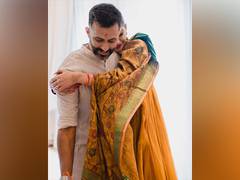 
      
      Sonam Kapoor, Anand Ahuja share a tight hug in this adorable pic
      
      